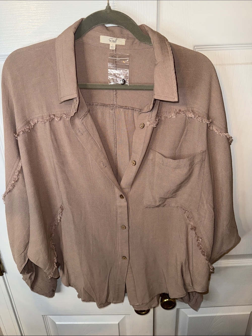 Easel Relaxed Button-Front Blouse in Dusty Mocha